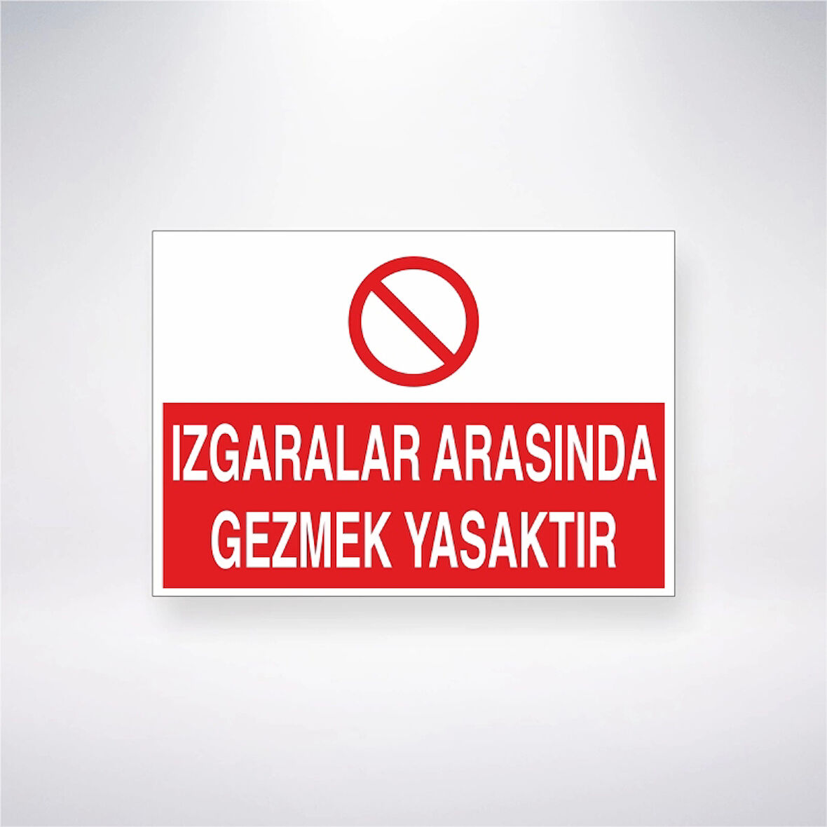 Izgaralar Arasında Gezmek Yasaktır Sticker 20X28 Cm