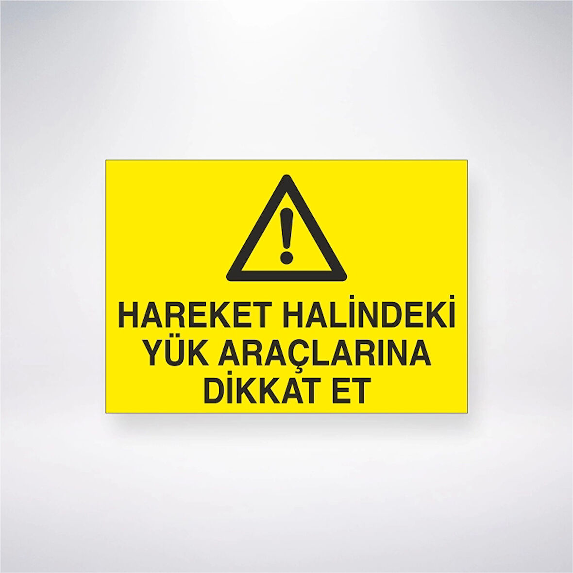 Hareket Halindeki Yük Araçlarına Dikkat Et Sticker 20X28 Cm