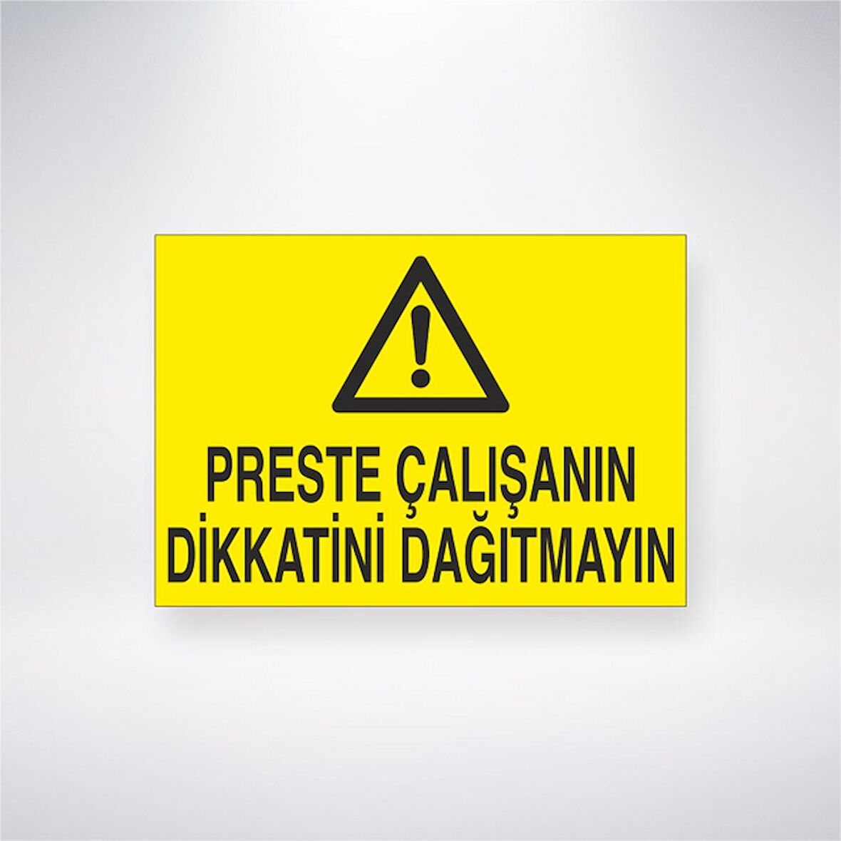 Preste Çalışanın Dikkatini Dağıtmayın