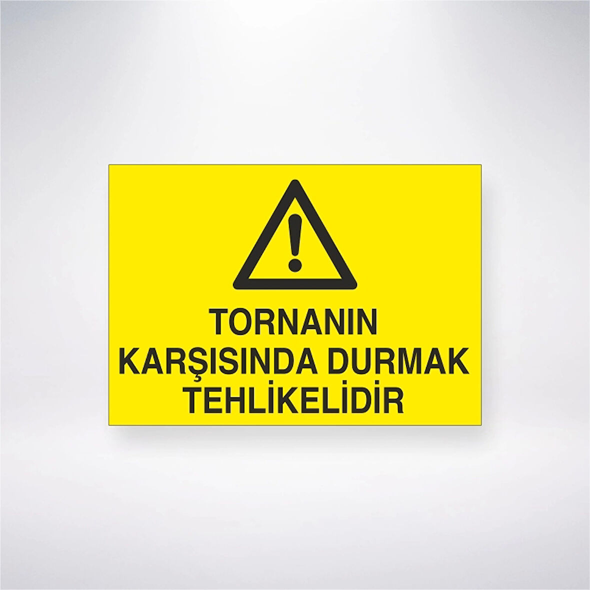 Tornanın Karşısında Durmak Tehlikelidir Sticker 20X28 Cm