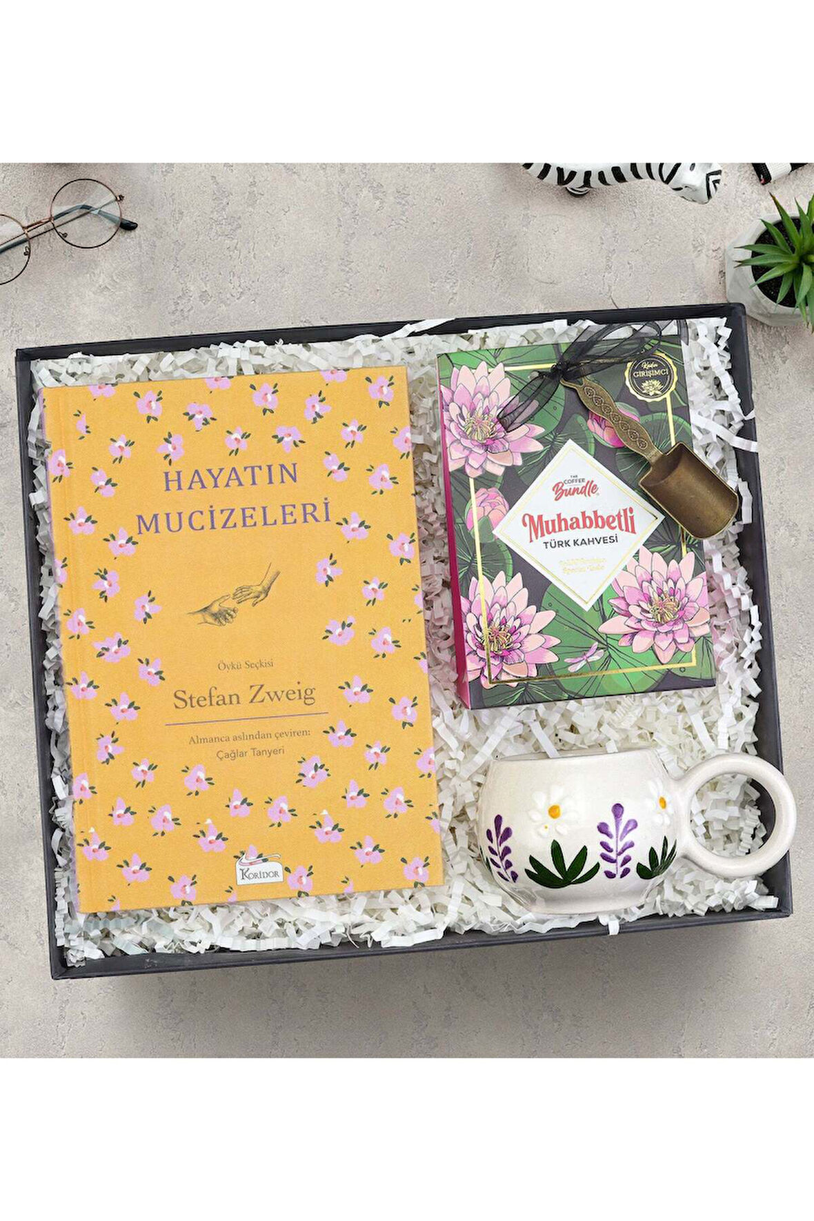 Hayatın Mucizeleri Kitabı & Türk Kahvesi & El Yapımı Kupa Hediye Seti