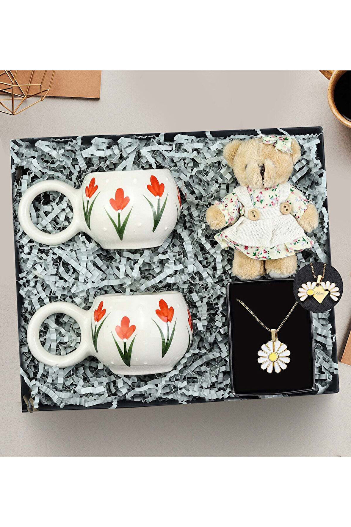 Kişiye Özel Papatya Kolye & 2'li El Yapımı Kupa & Ayıcık Anahtarlık Hediye Seti