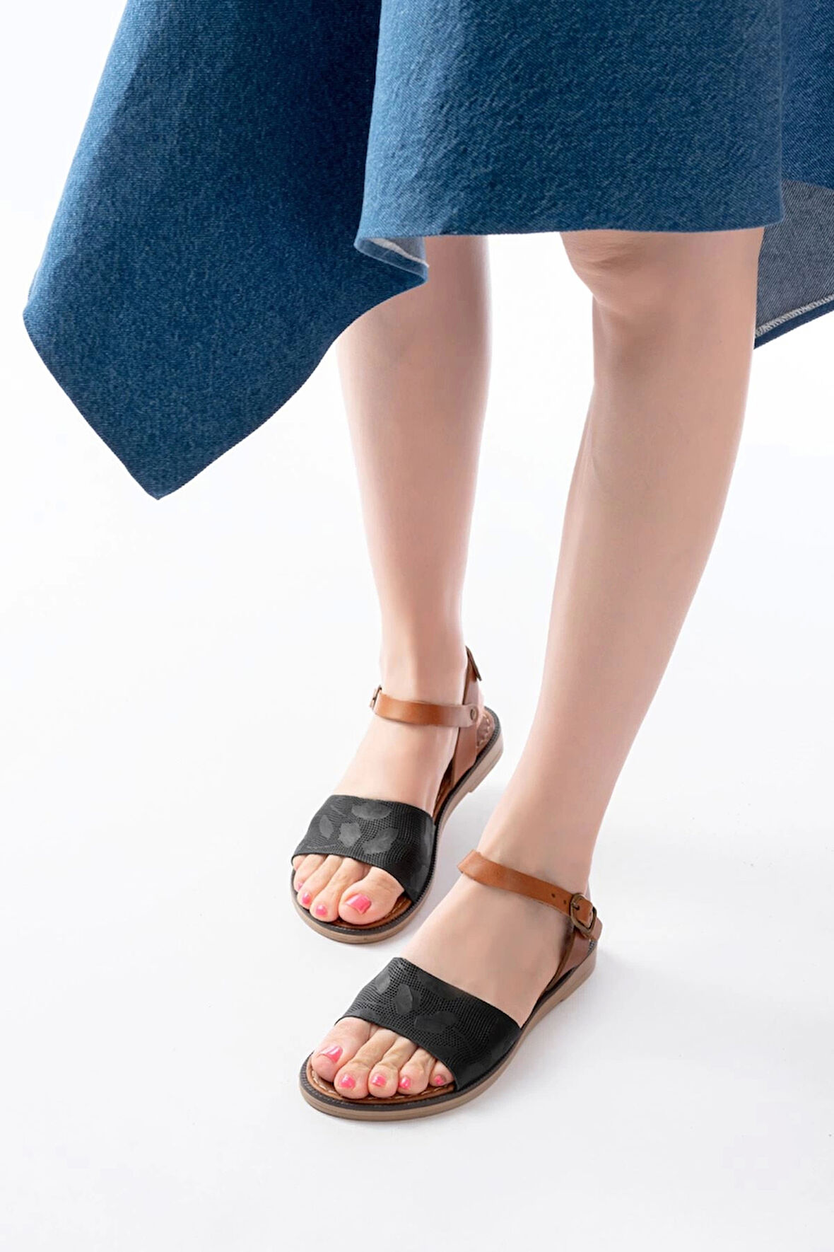 205-012 Siyah Ortopedik Hakiki Deri Kadın Sandalet