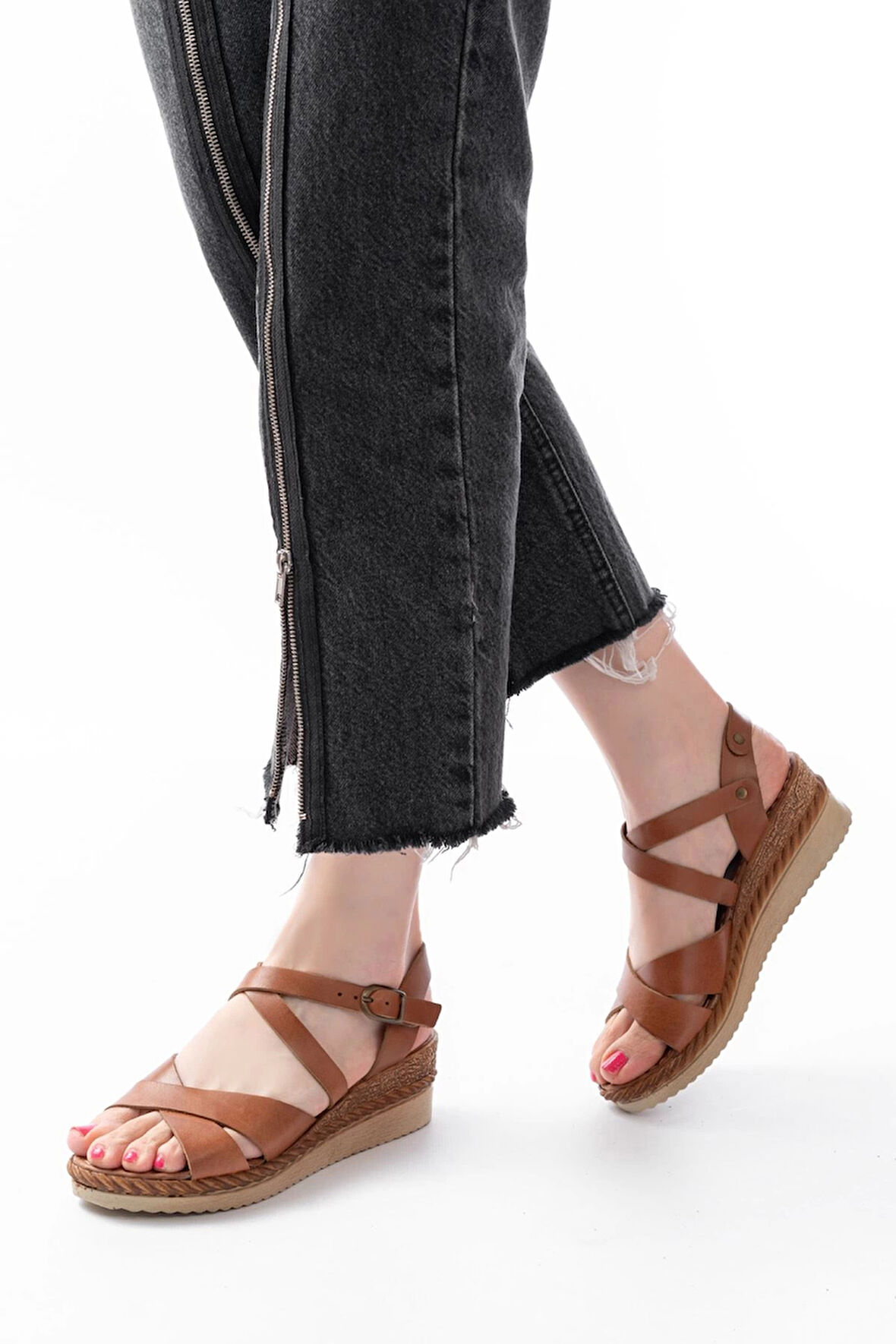 731-045 Taba Çapraz Hakiki Deri Dolgu Topuklu Günlük Kadın Sandalet