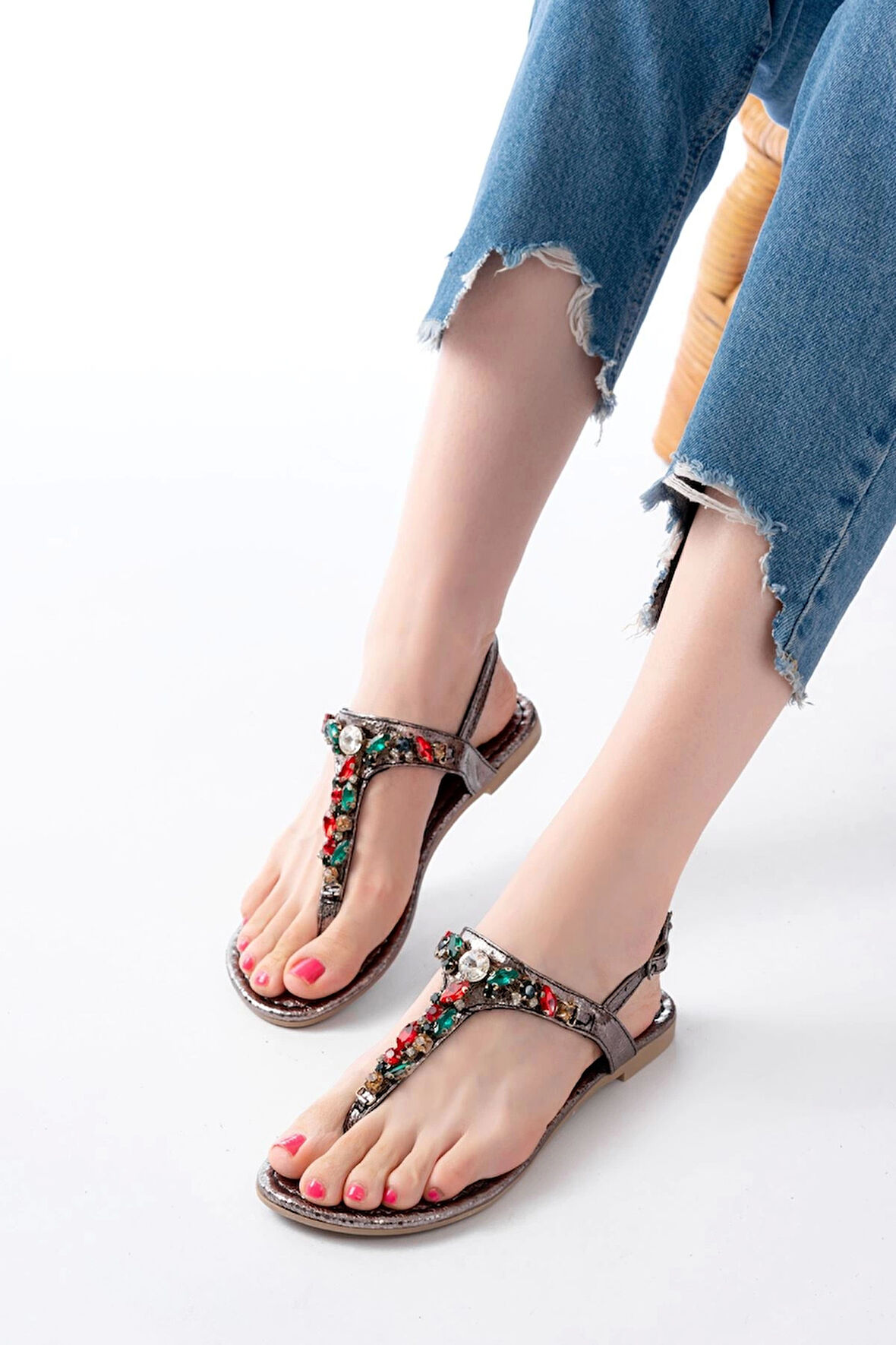 152-1110 Platin Multi  Taşlı Parmak Arası Kadın Sandalet