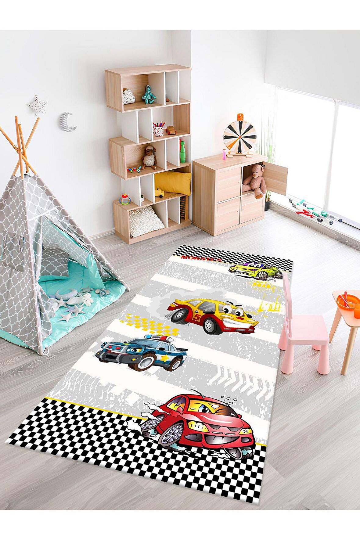 Araba Desenli Halı Yıkanabilir Kaymaz Taban Çocuk Odası