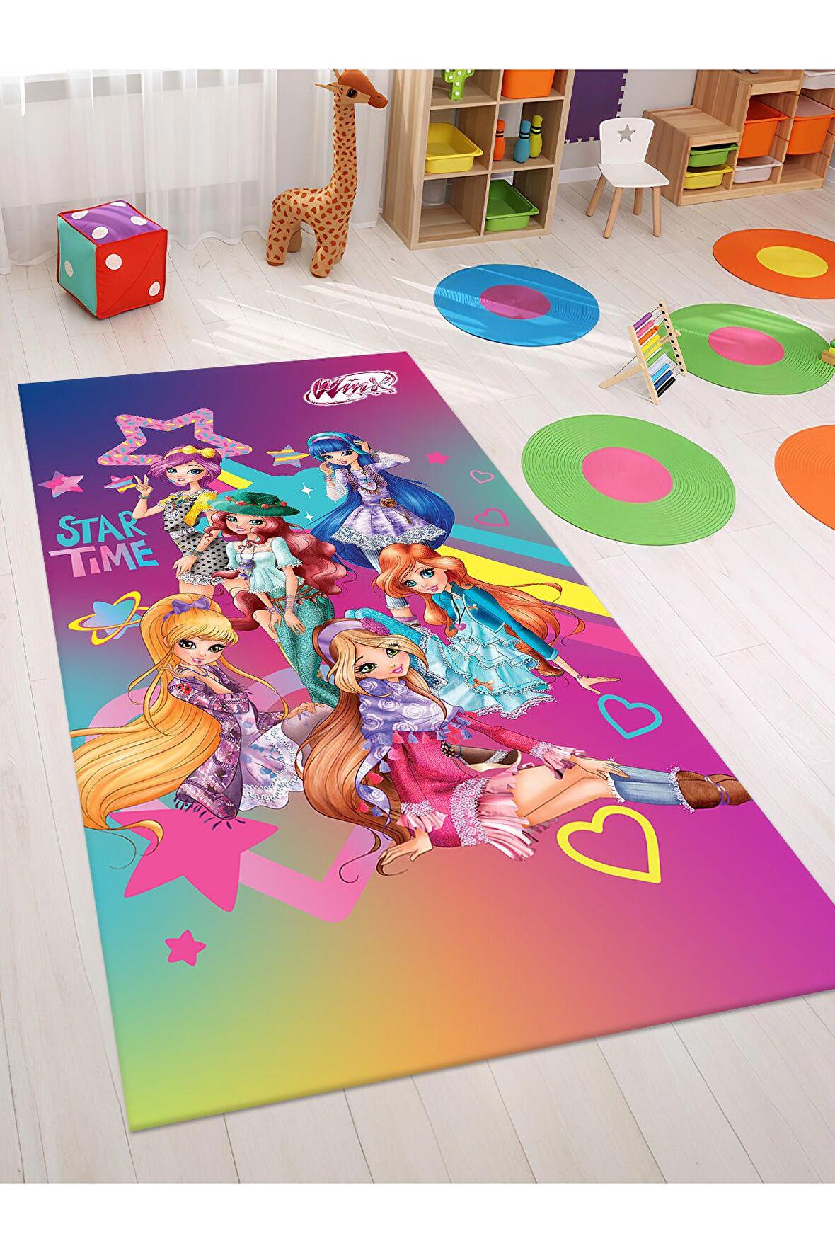 Kız Arkadaşlar Desenli  Halı Yıkanabilir Kaymaz Taban Çocuk Odası