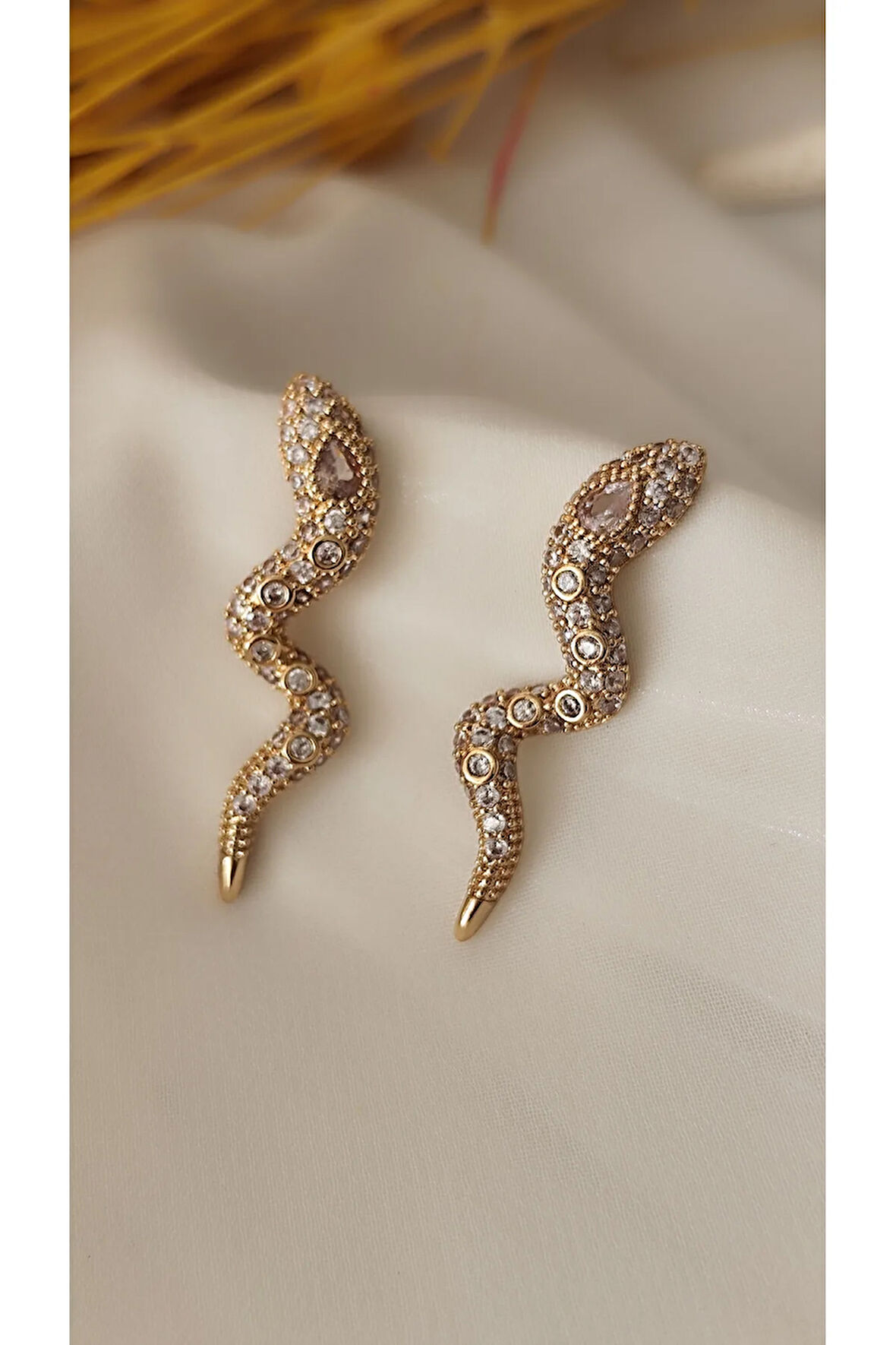 ZİRKON DAMLA TAŞLI YILAN GOLD KÜPE