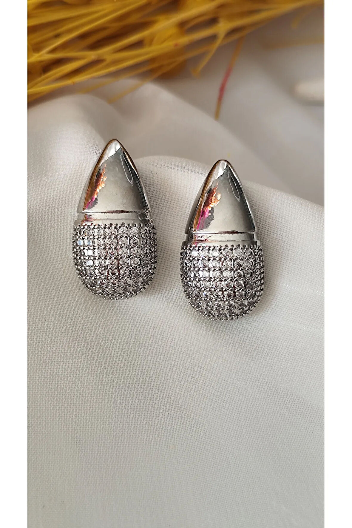 ZİRKON BÜYÜK DAMLA METAL SİLVER KÜPE