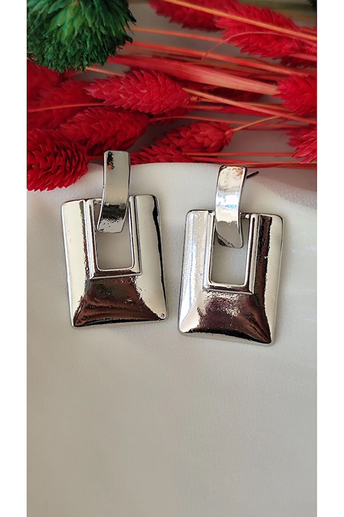 PENCERELİ METAL SİLVER KÜPE