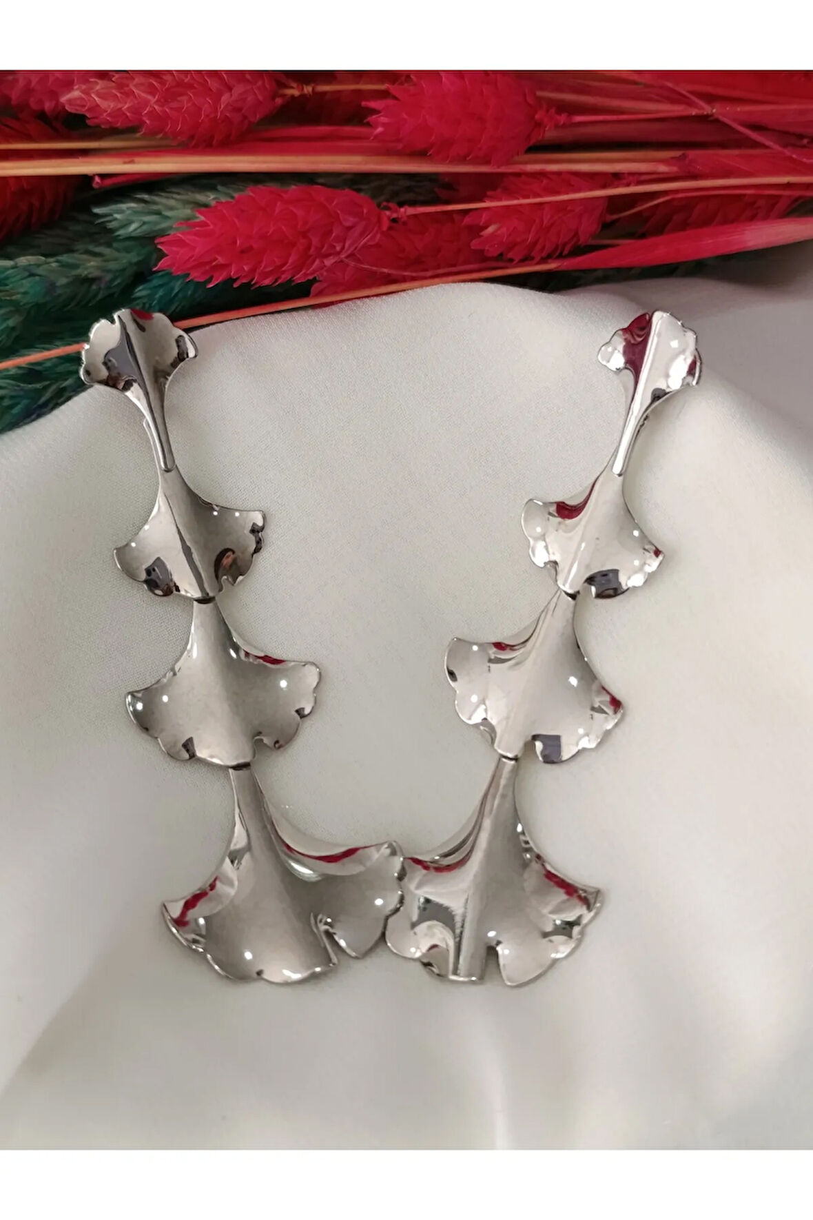 YAPRAK SARKIT METAL SİLVER KÜPE