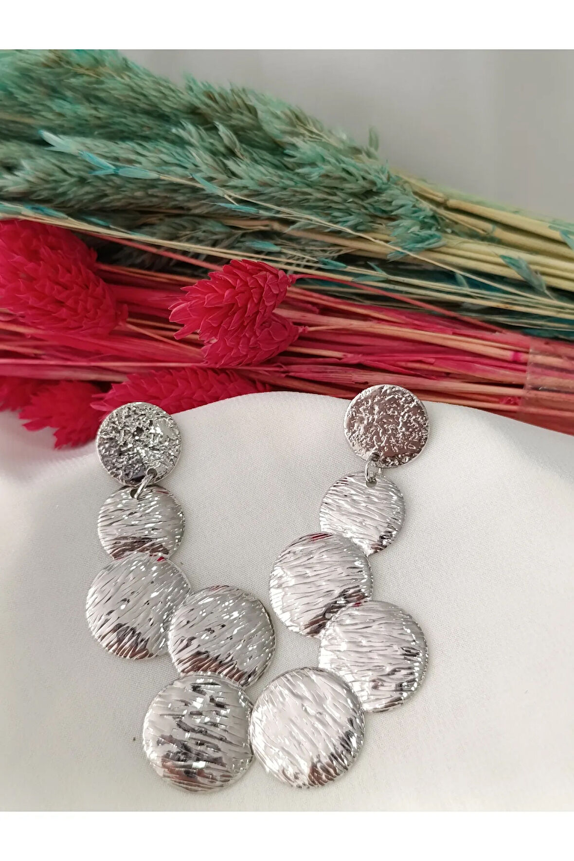 DÖRTLÜ OVAL SARKIT METAL SİLVER KÜPE