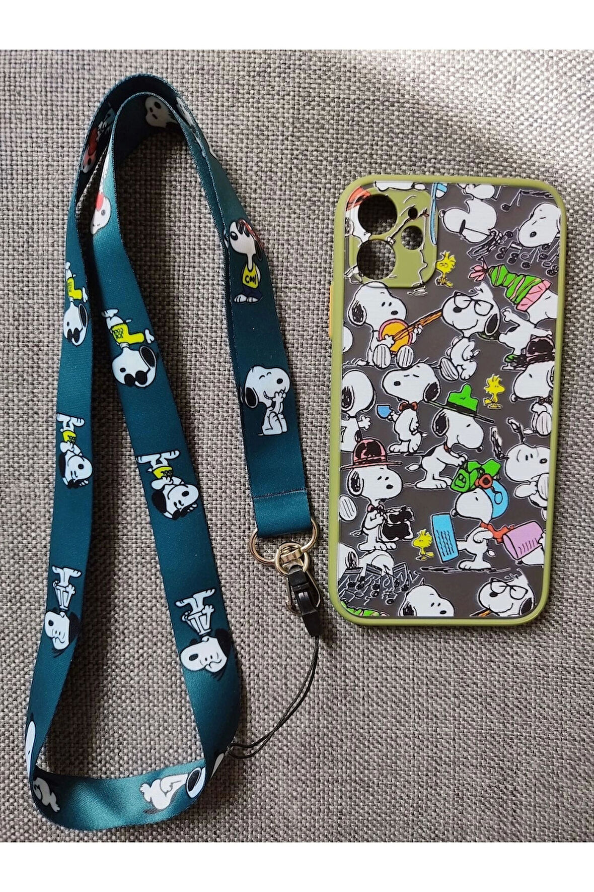 Iphone 11 Uyumlu Snoopy Tasarım Tuşları Renkli Telefon Boyun Askılı Set Kılıf
