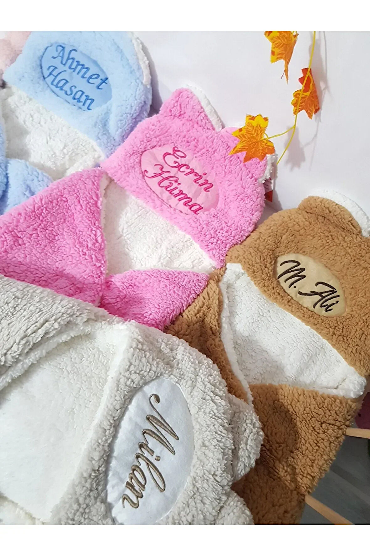 İsim Nakışlı Sarma Battaniye Dış Kundak Açık Pembe - Pelüş Kapüşonlu Çift Katman Ayaklı Model