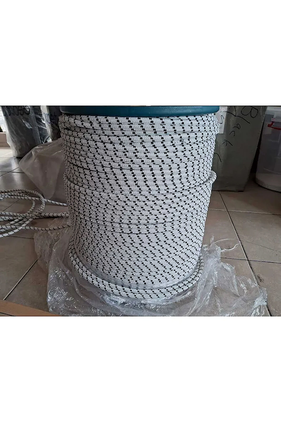 POLYESTER İP HALAT 8 MM 25 METRE URGAN BAYRAK İPİ İSKOTA HALAT SALINCAK İPİ KOPMAZ İP FİLE İPİ