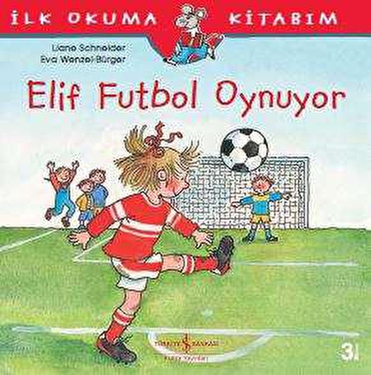 Elif Futbol Oynuyor