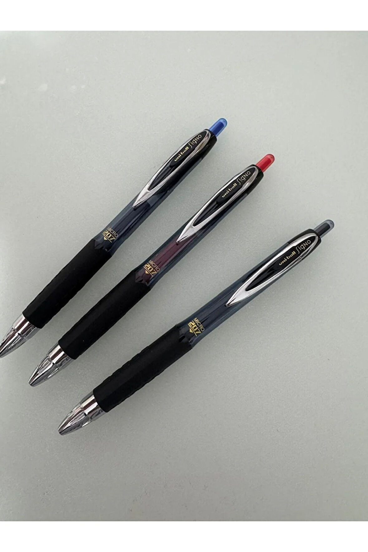 Uni-Ball Roller Kalem Signo 207 Jel Bilye Uç Mekanik 0.5 MM 3 RENK (Siyah, Mavi, Kırmızı)