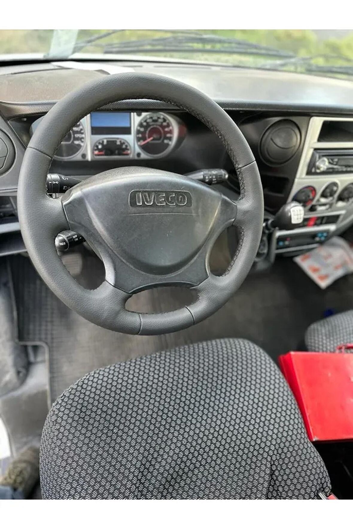 Iveco Dailly Araca Özel Direksiyon Kılıfı Ithal Düz (torpido Desen) Deri Model