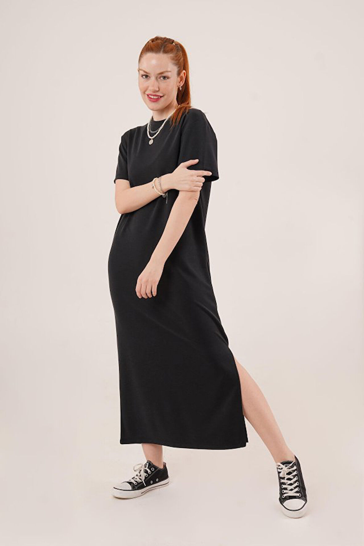 Modavera Yırtmaç Detaylı Kısa Kollu Salaş Maxi Siyah Elbise