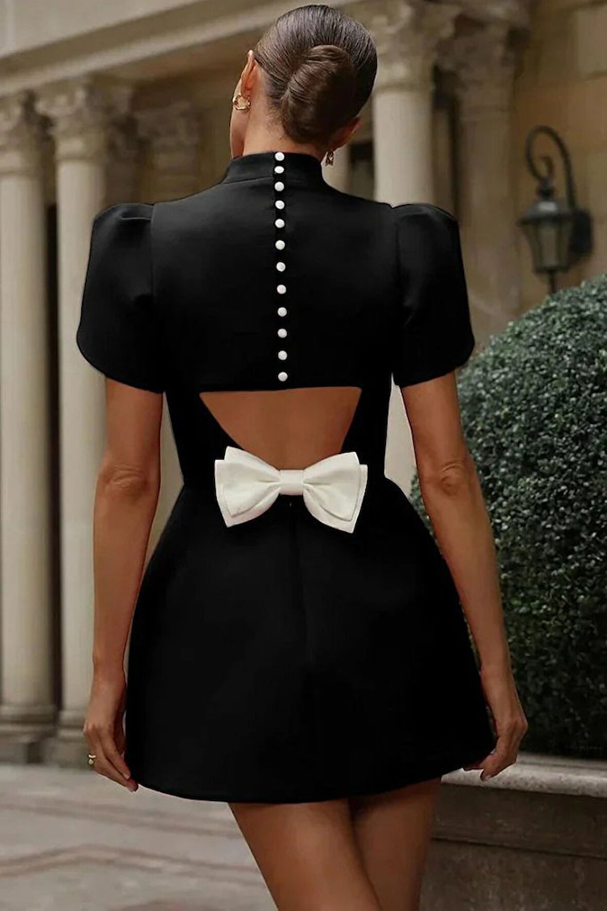 Modavera Kadın Kısa Kollu Balıkçı Yaka Arkadan Kelebek Dekolte Detaylı Kısa Atlas Elbise