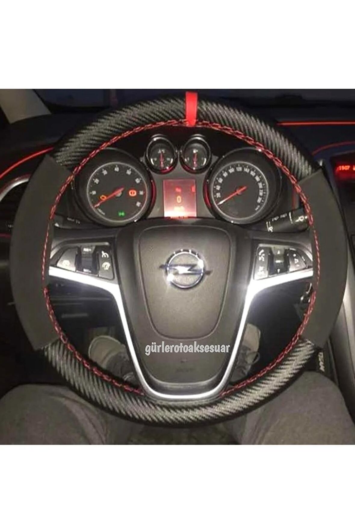 Opel Astra J Uyumlu Dikmeli Direksiyon Kılıfı Alkantara Karbon Kırmızı