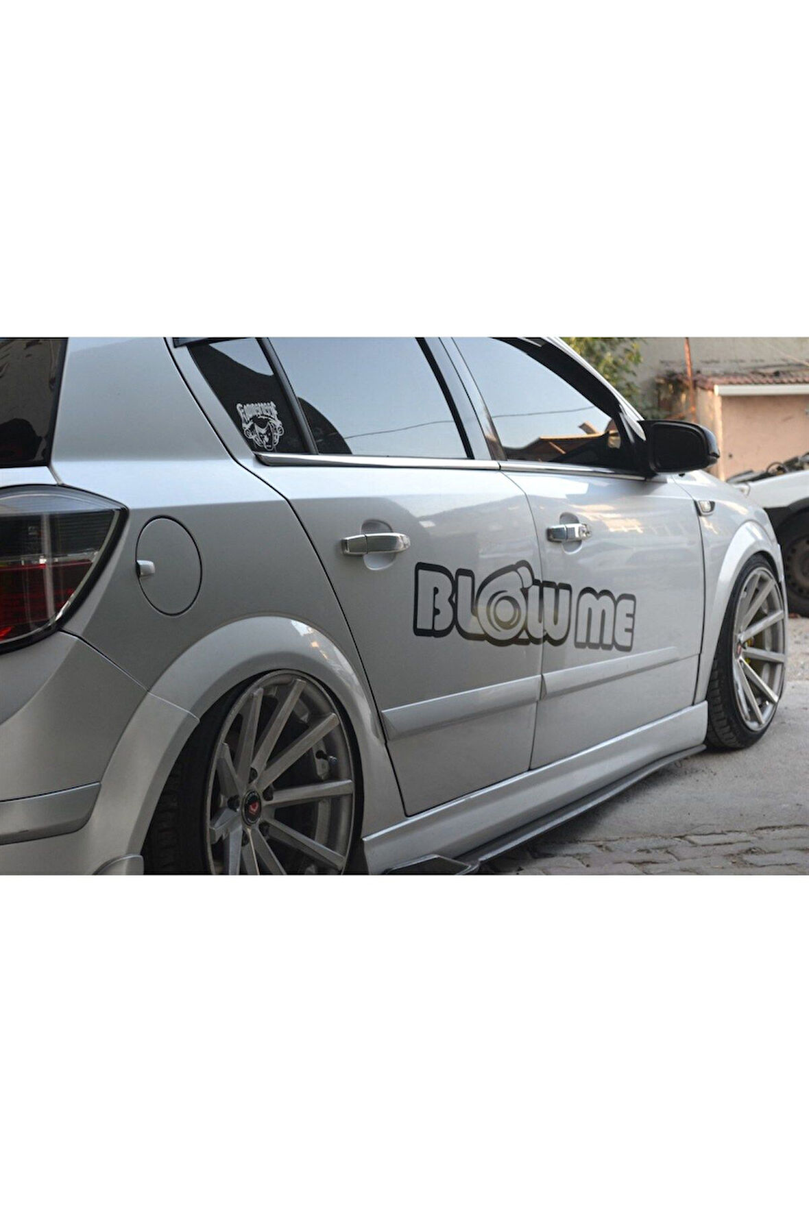 Yan Kapı Blow Me Yazı Sticker Etiket Modeli