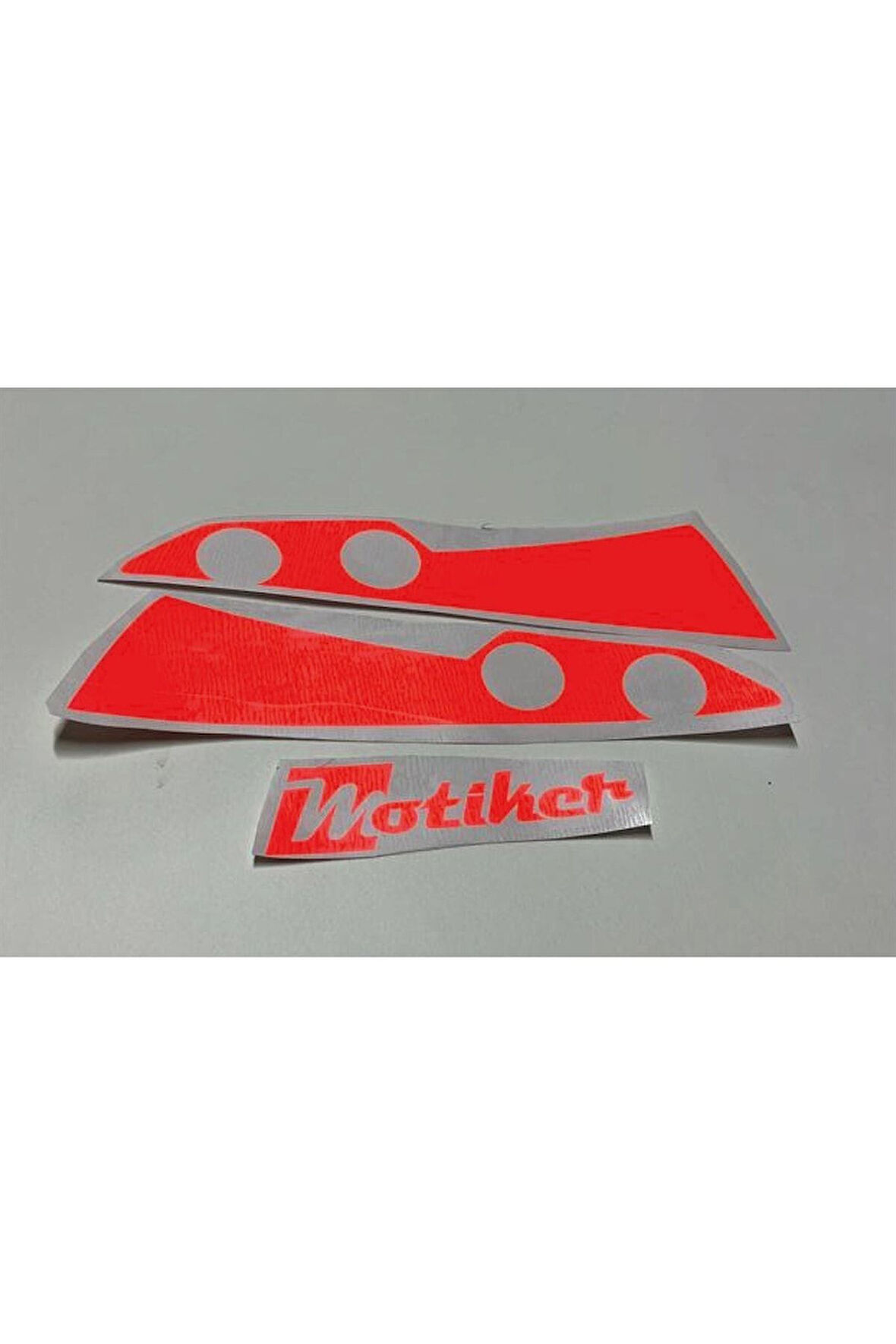Gılles Yazılı Beyaz Arka Maşa Sticker Etiket Modeli