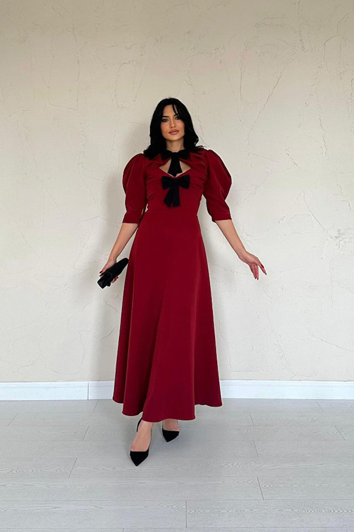 Bordo Ön Dekolteli Fiyonk Garnili Uzun Elbise