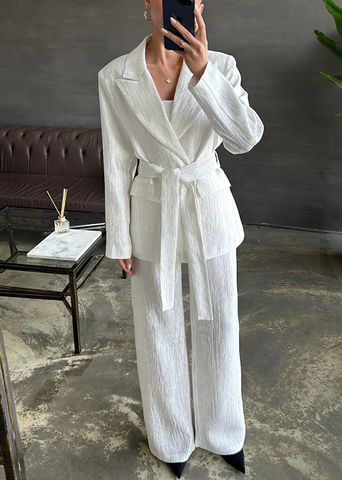 Ekru Beli Kuşaklı Ceket Ve Pantolon Parlak Takım