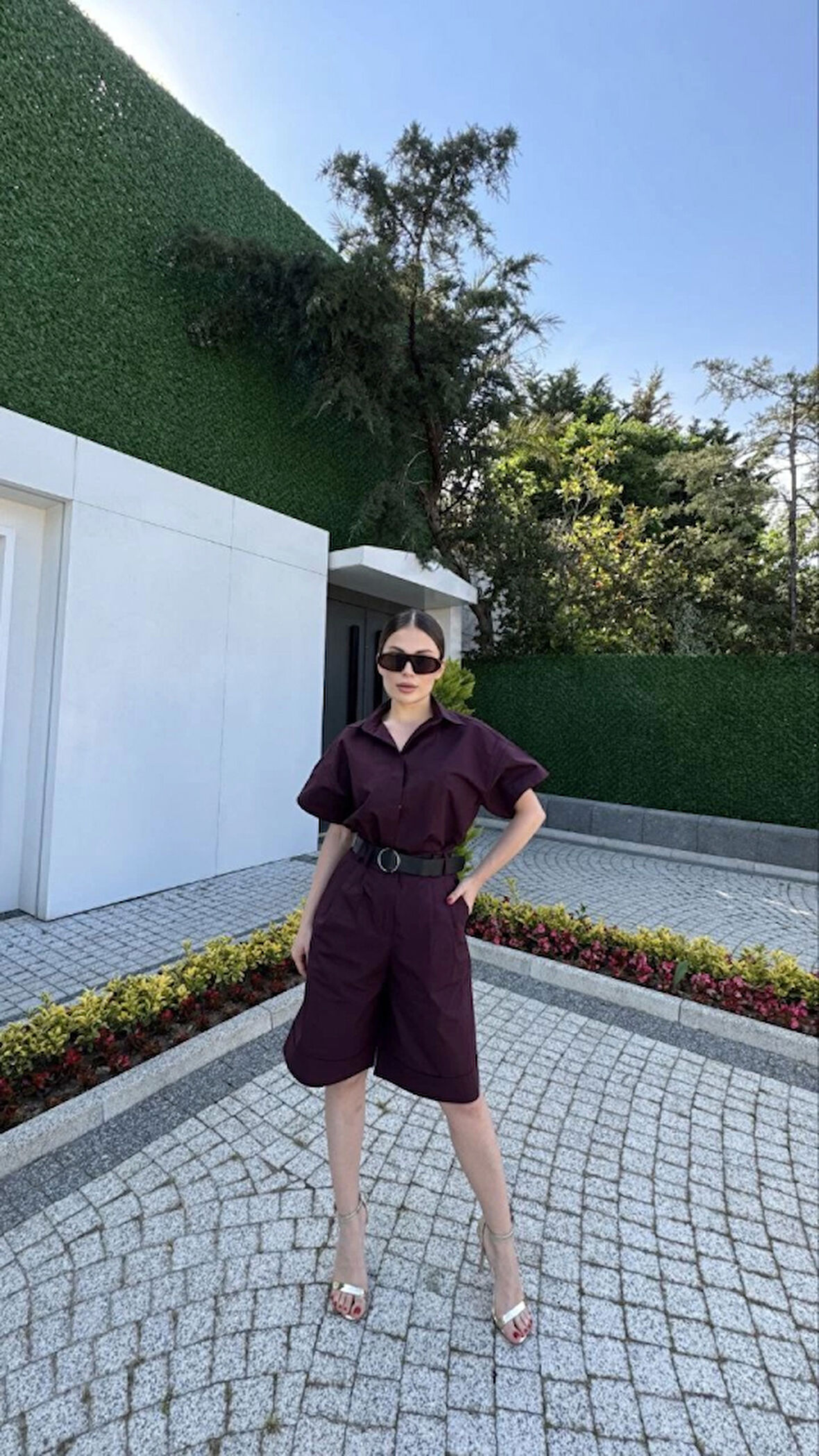 Yakalı Gömlek Kemerli Şortlu Takım - Bordo