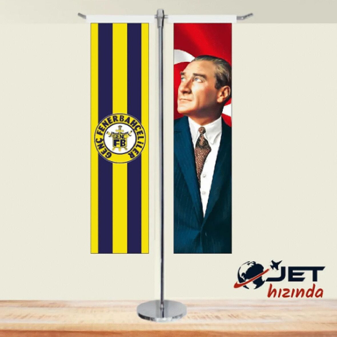 Jethızında Genç Fenerbahçeliler Ve Atatürk 2'li T Masa Bayrağı Takımı