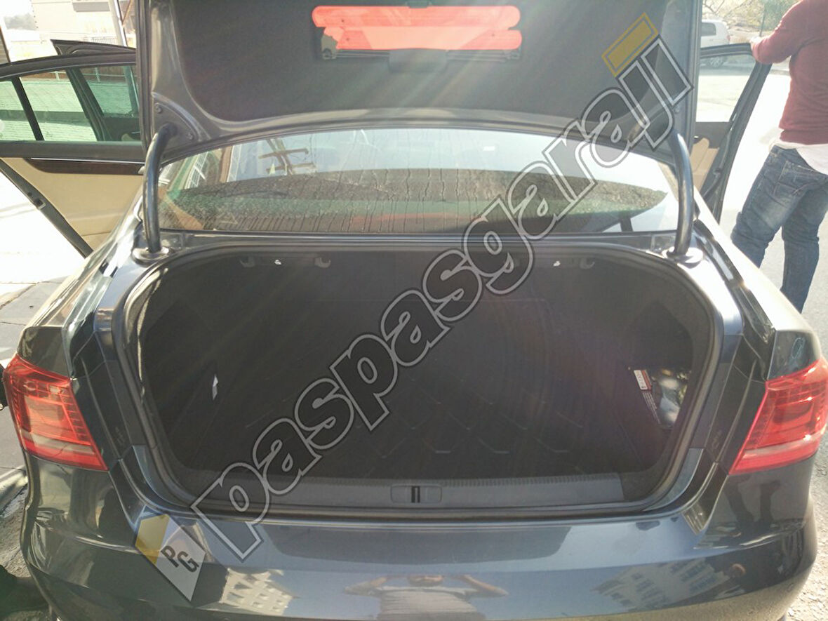 Volkswagen Jetta Comfort-Highline Cepsiz Bagaj Havuzu 2011-2019 Arası