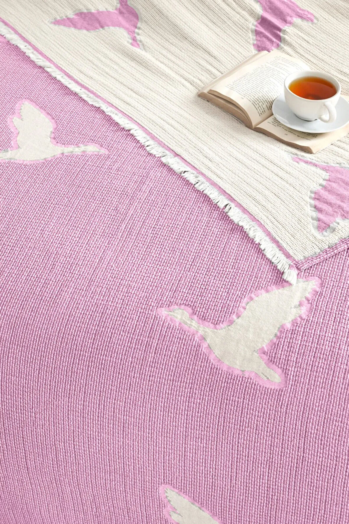 Kuş Desenli Jakarlı Pike Pembe
