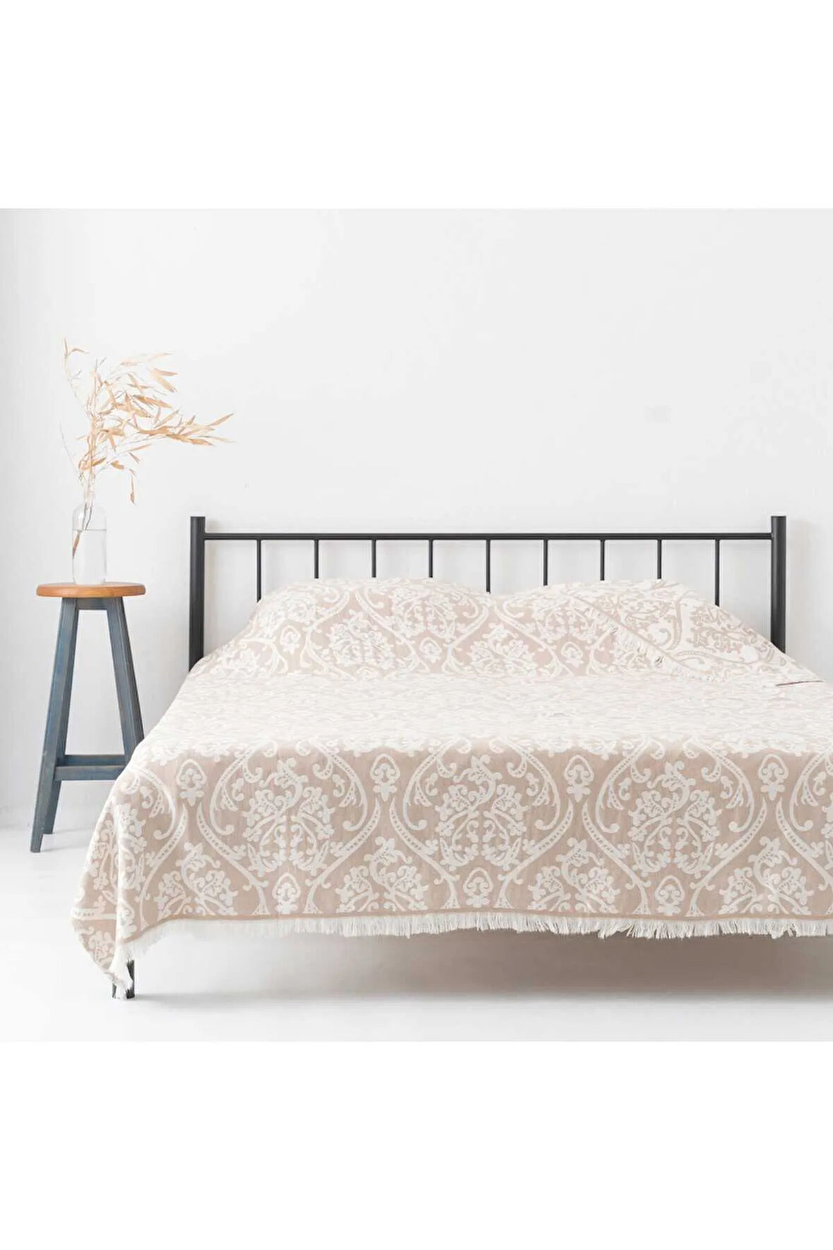 Damask Desenli Jakarl Çift Kişilik Pike Bej