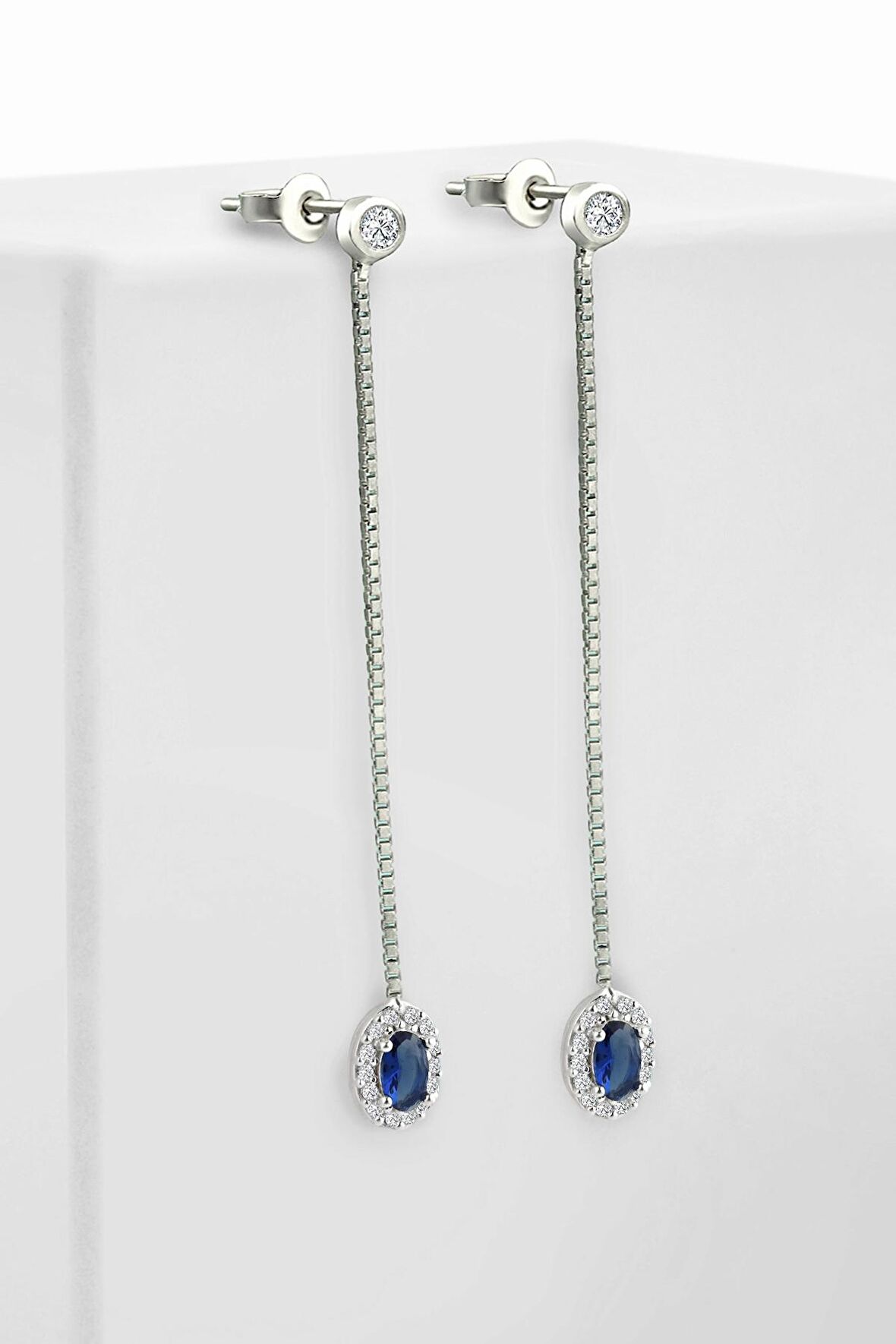 Gümüş zirkon taşlı küp zincirli oval safir küpe