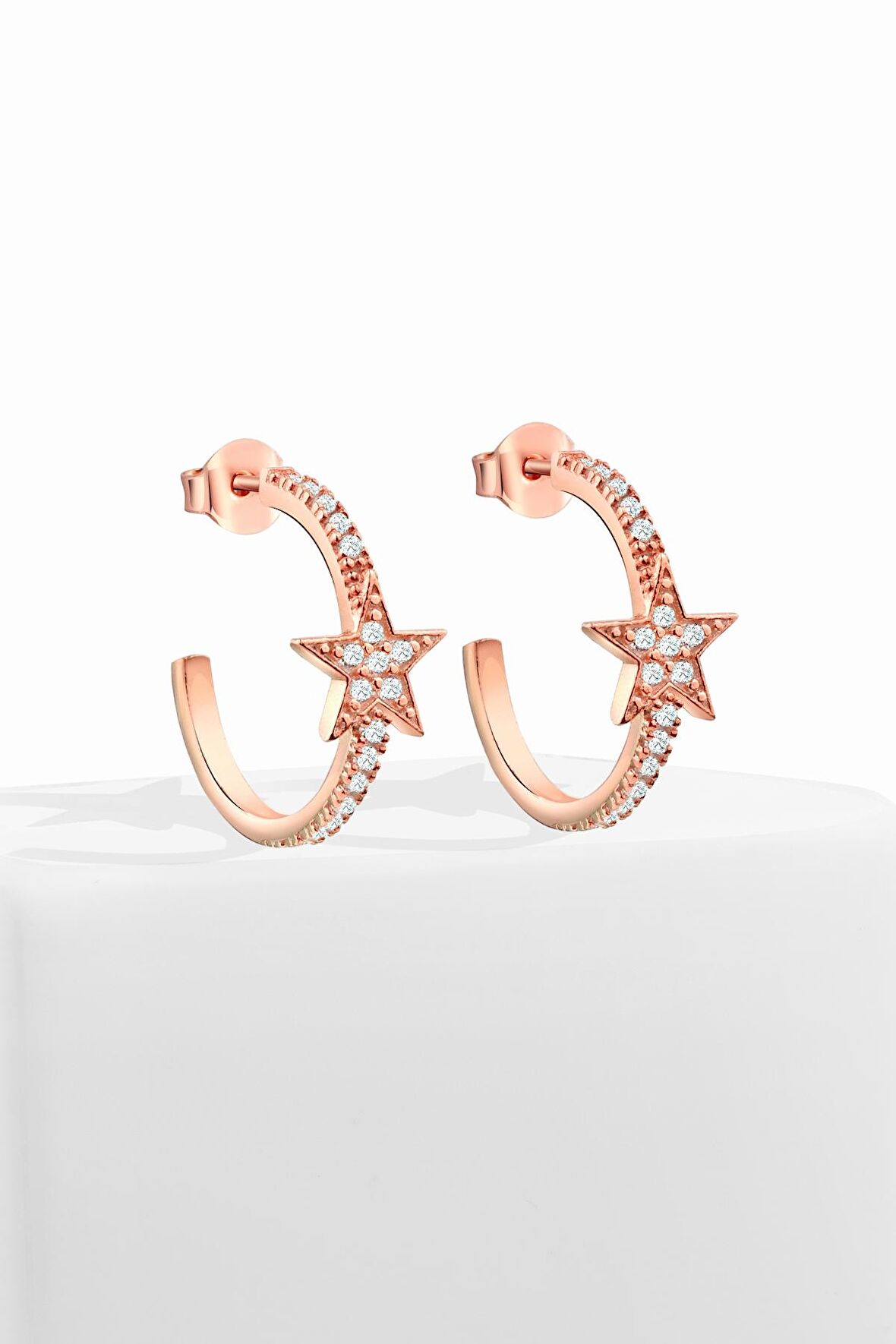 Gümüş zirkon taşlı 1,6 cm sıra taşlı yarım tur rose yıldız küpe