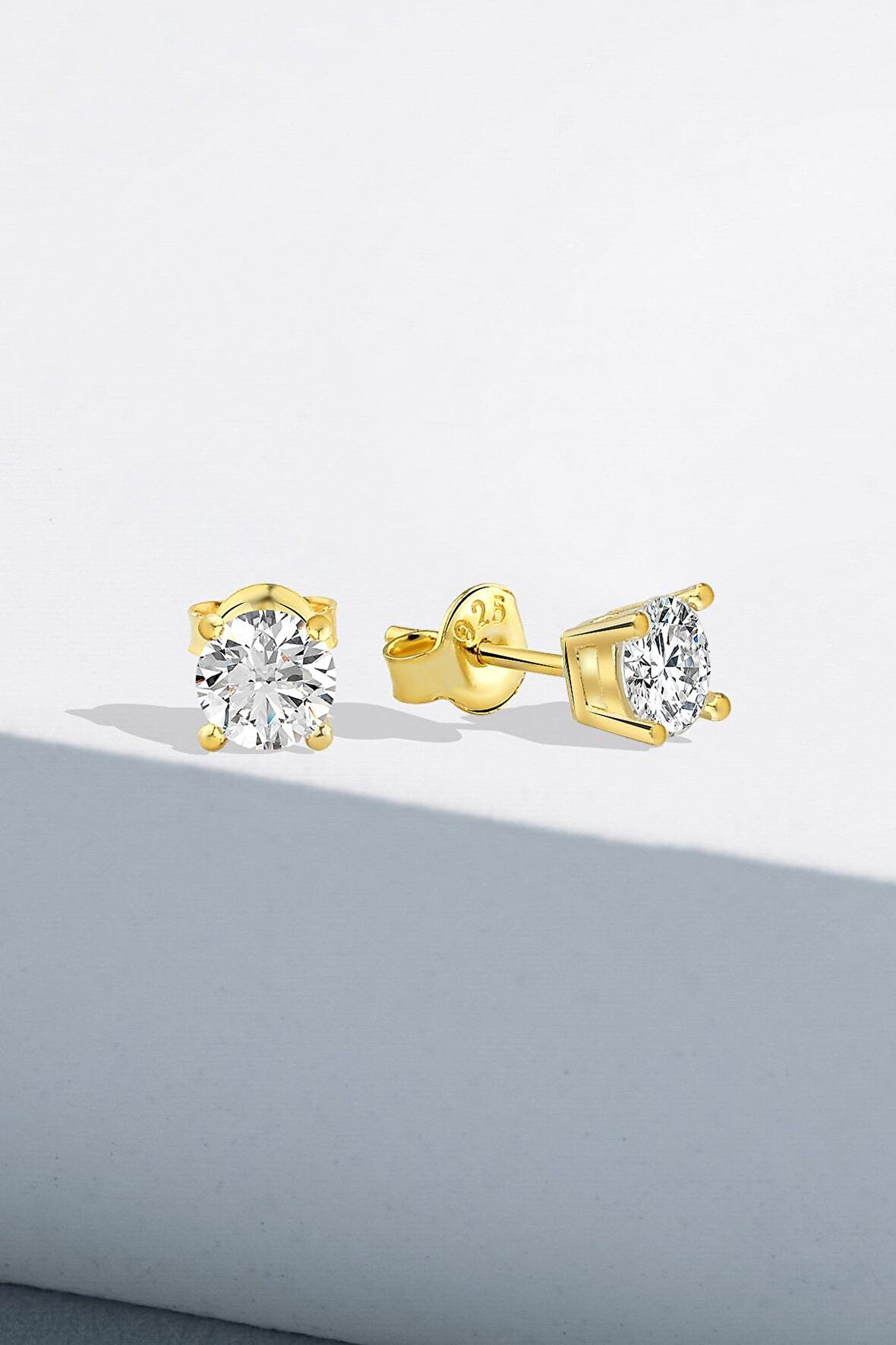 Gümüş Zirkon 5,0 mm Tel Tırnak Tek Taş Pırlanta Montür Gold Küpe