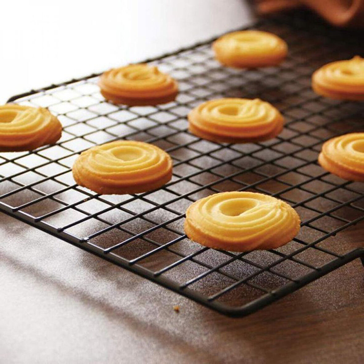 Orta Boy Pasta Soğutma Dinlendirme Teli Ekmek Kek Kurabiye Soğutma Teli Glaso Teli 50x36 cm