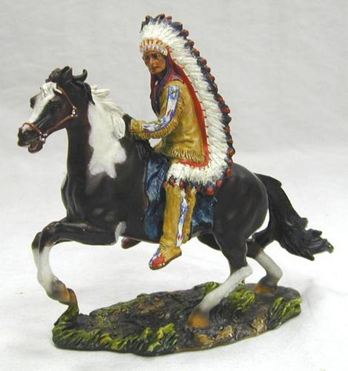 WISE Veronese Serisi-Wise Kurşun Asker-ATLI KIZILDERİLİ BİBLO-10 CM