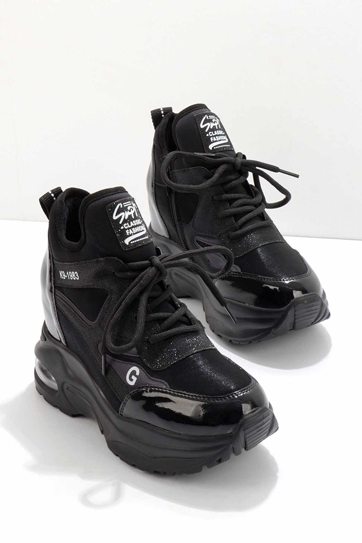 Siyah Rugan Hakiki Deri Kadın Sneaker K01185300108