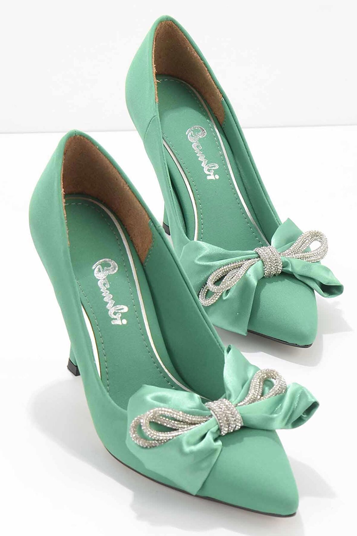 Bambi Mat Yesil Saten  Kadın Klasik Topuklu Ayakkabi K01189575138