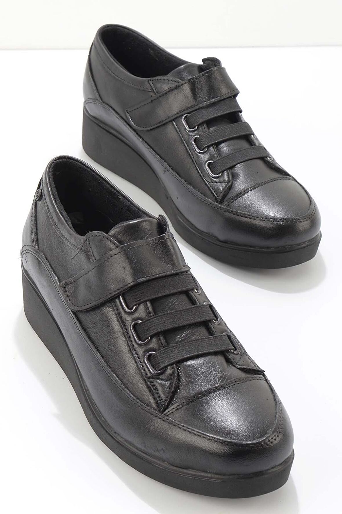 Siyah Hakiki Deri Kadın Casual Ayakkabı K01218001503