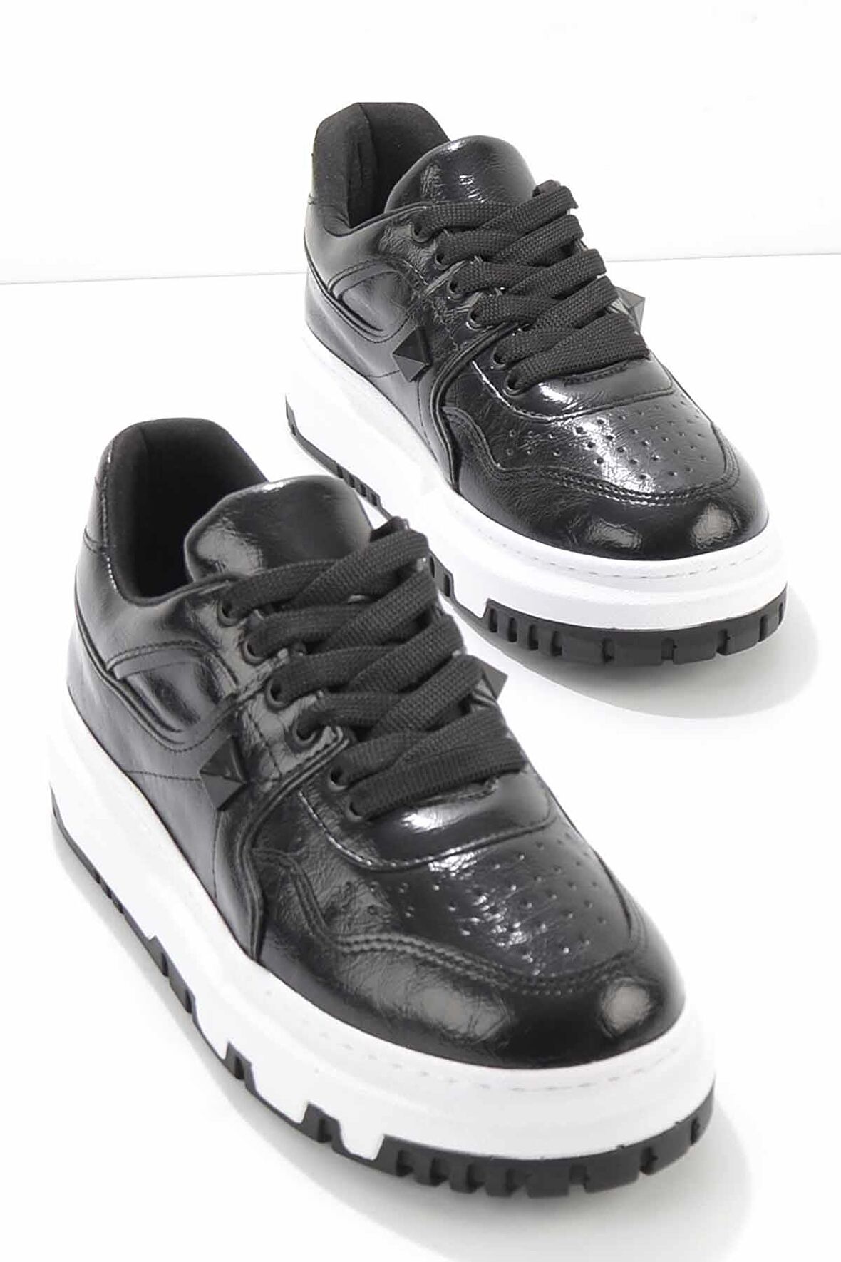 Bambi Siyah Kirisik Rugan  Kadın Sneaker K01235002008