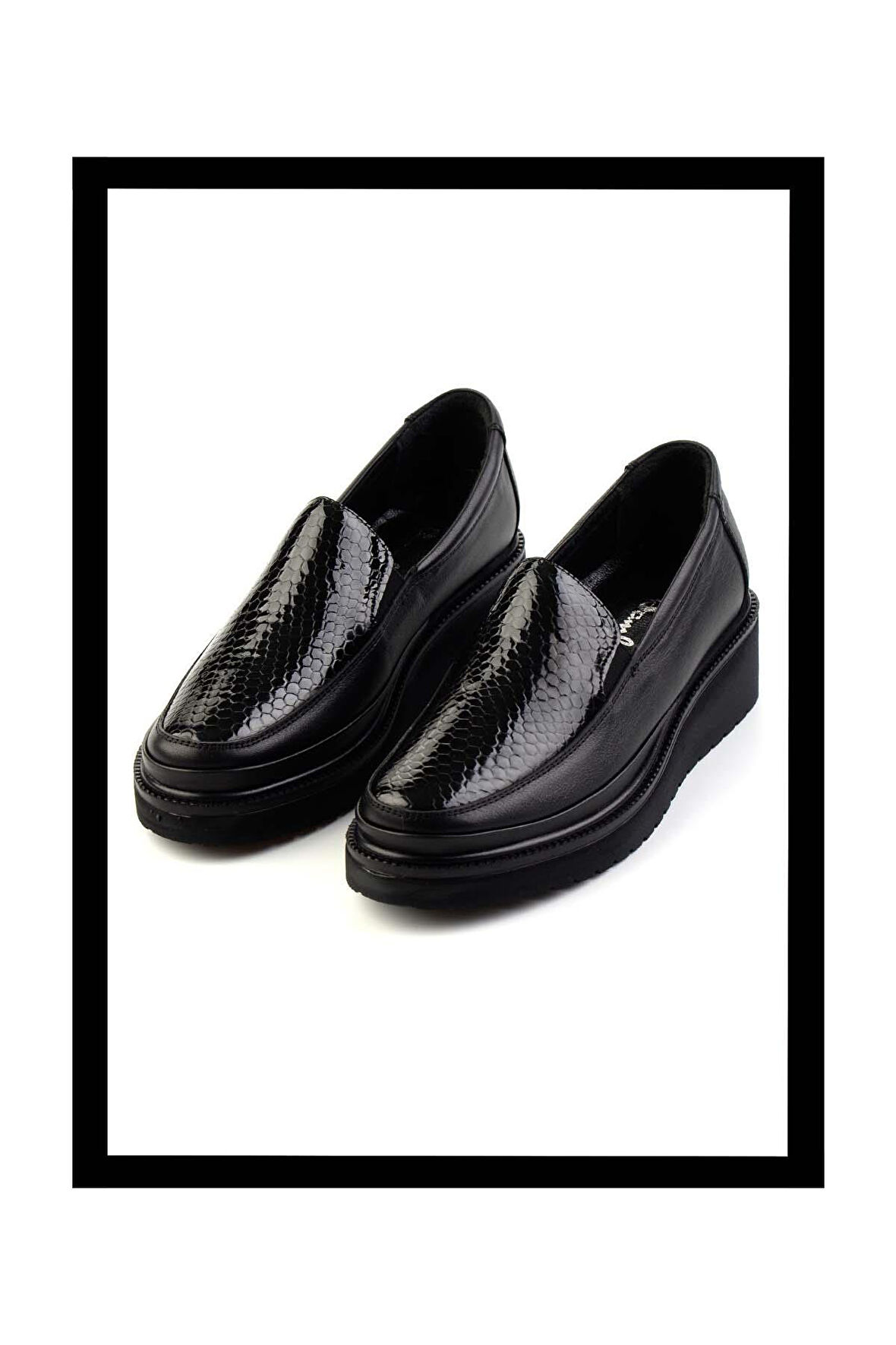 Siyah Siyah Yılan Hakiki Deri Kadın Loafer Ayakkabı K01466030003