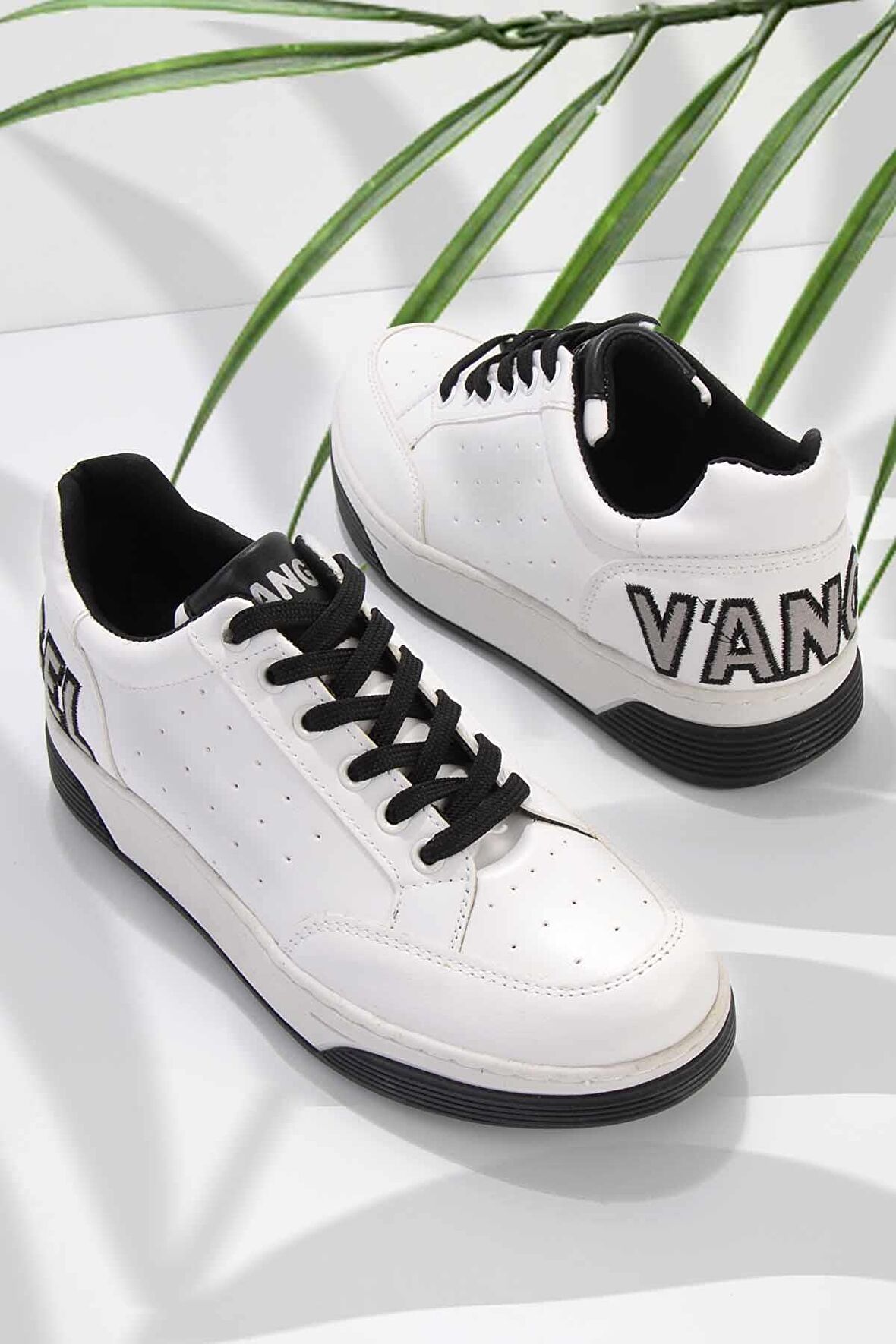 Bambi Beyaz Siyah  Kadın Sneaker K01512320009