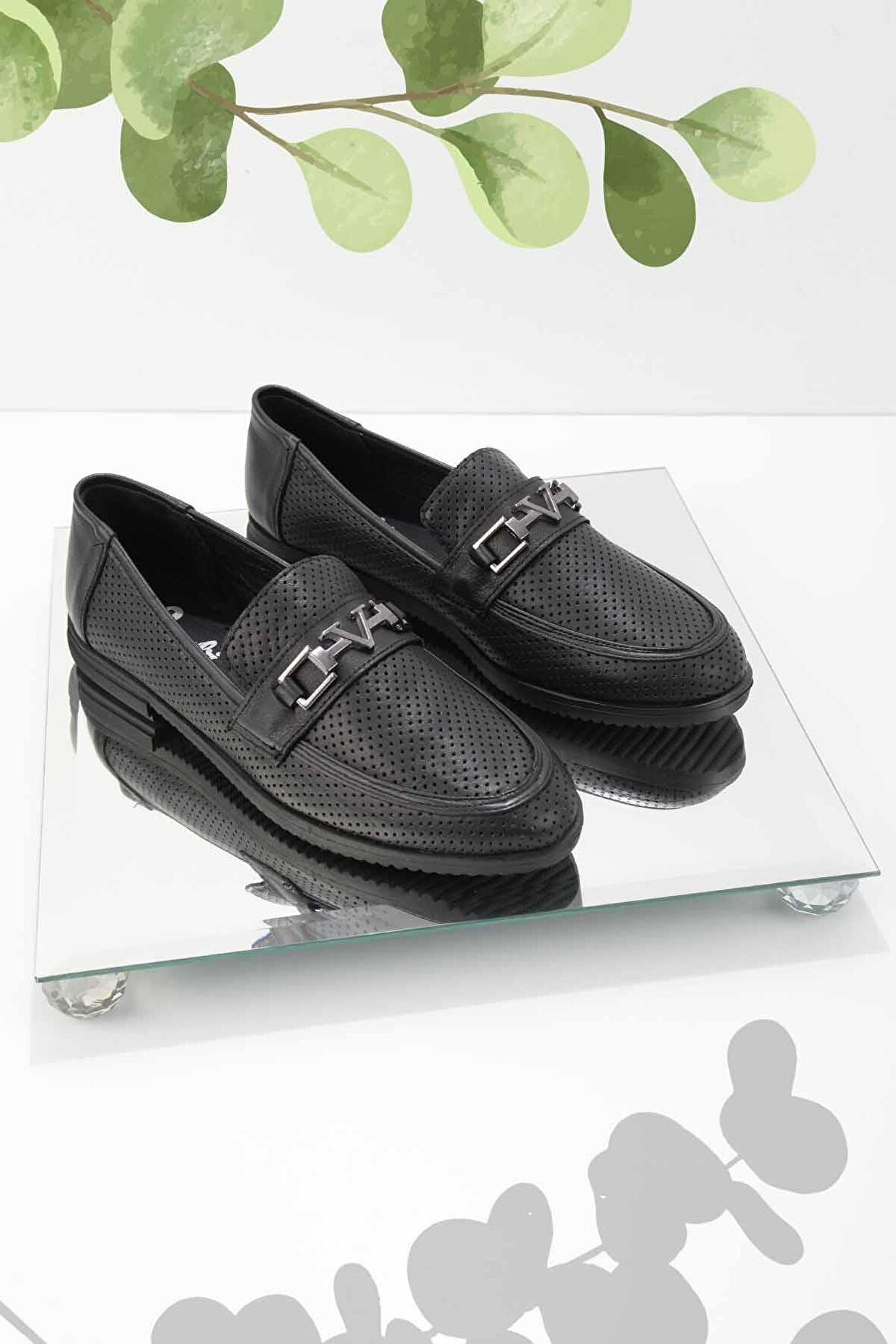 Bambi Siyah Hakiki Deri Kadın Loafer Ayakkabi K01586213603