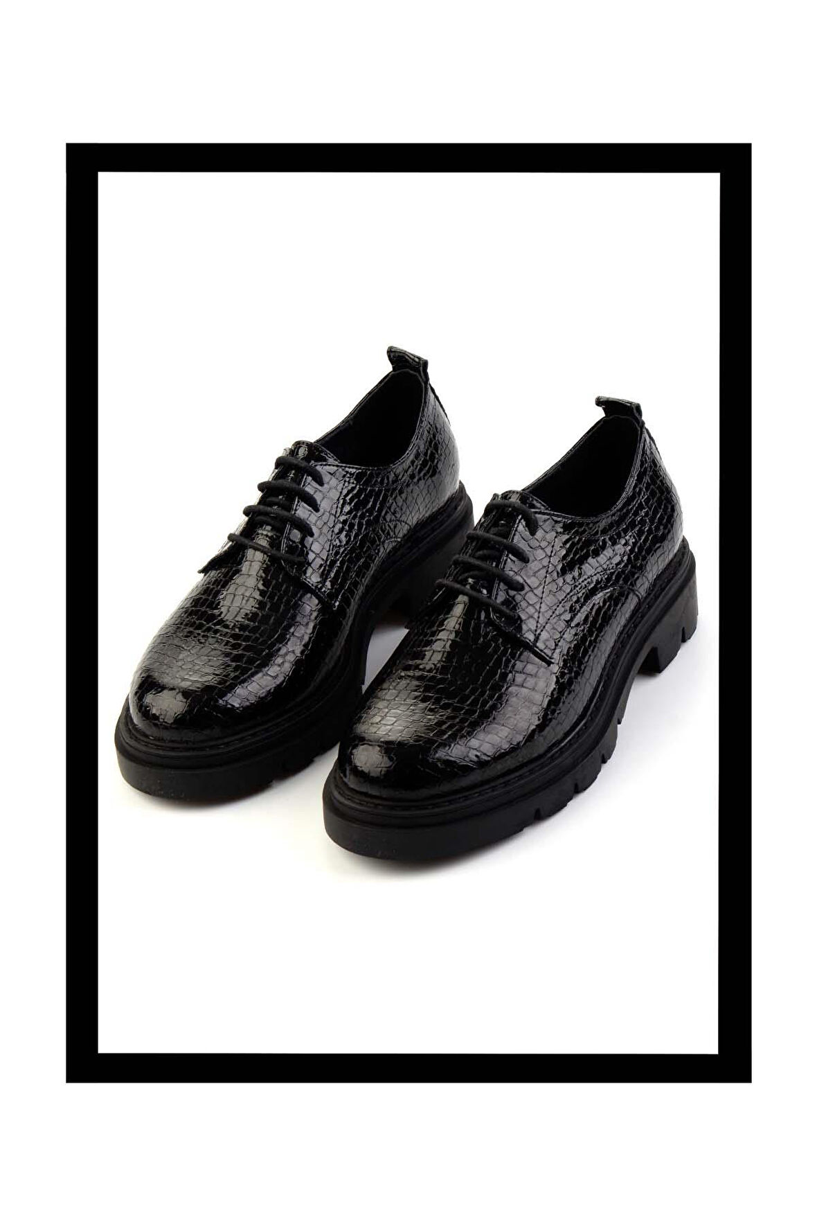 Parlak Siyah Kroko  Kadın Casual Ayakkabı K01638037011