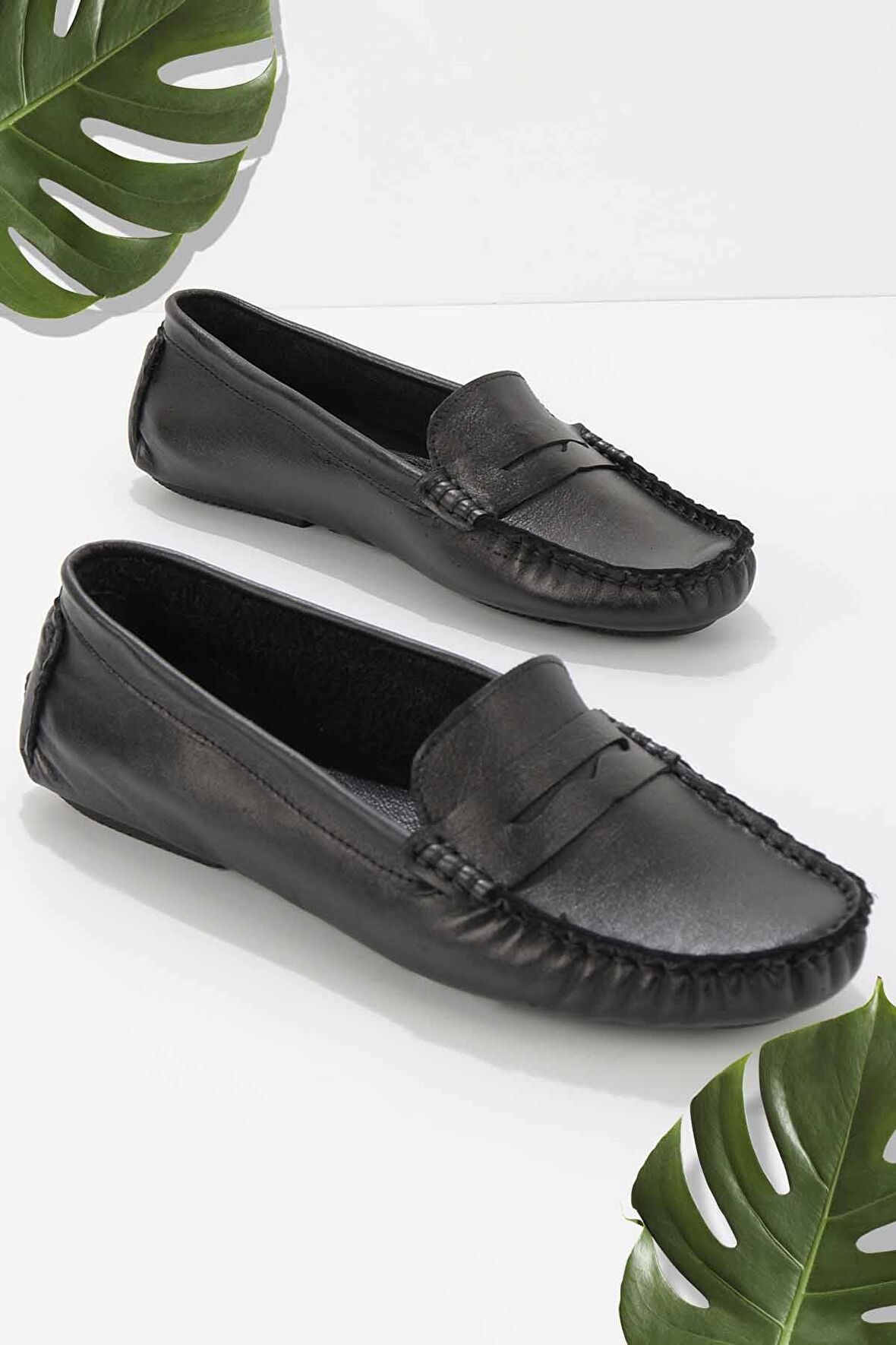 Bambi Siyah Hakiki Deri Kadın Loafer Ayakkabi K01671300203
