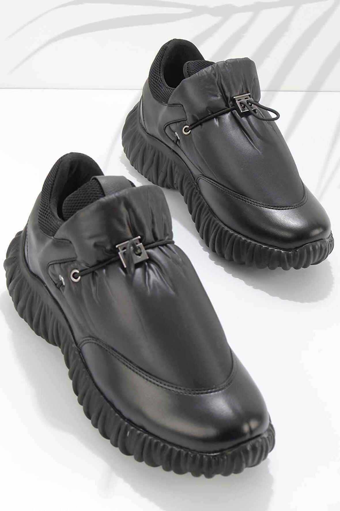 Bambi Siyah  Kadın Sneaker K01969051309