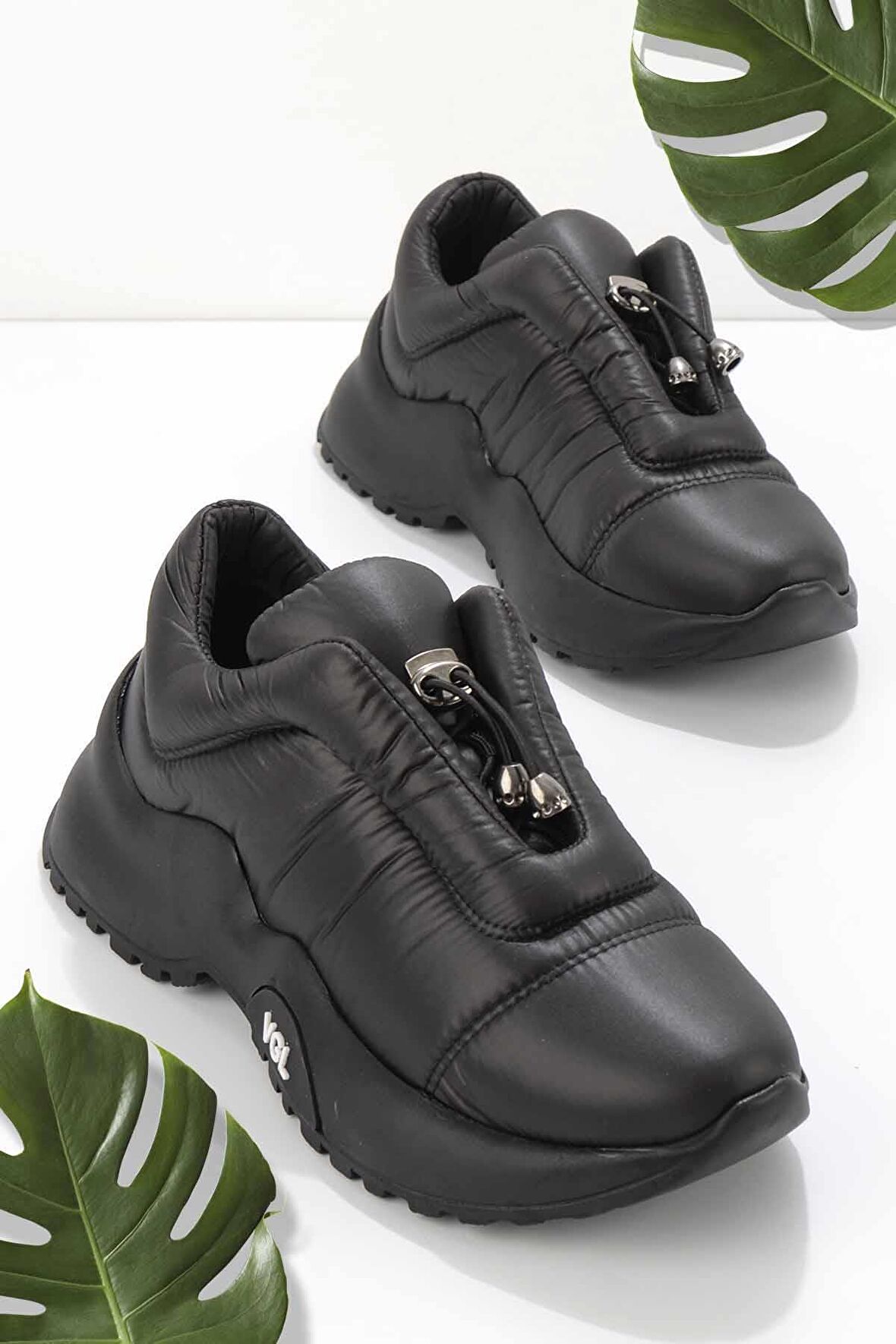 Bambi Siyah Anorak  Kadın Sneaker K01969060185